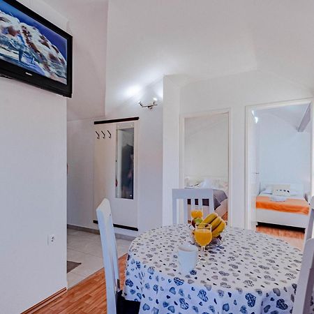 Beautiful Apartment In Vela Luka With Wifi Eksteriør billede